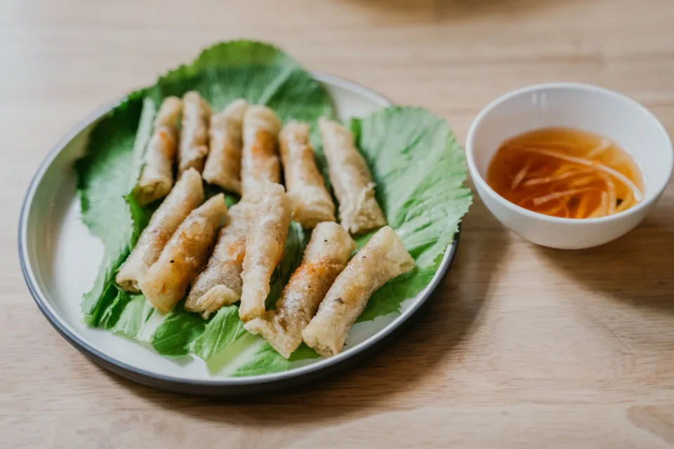 Bàn ăn tại Bánh Mì Sài Gòn Chú Văn - Cơ Sở 2